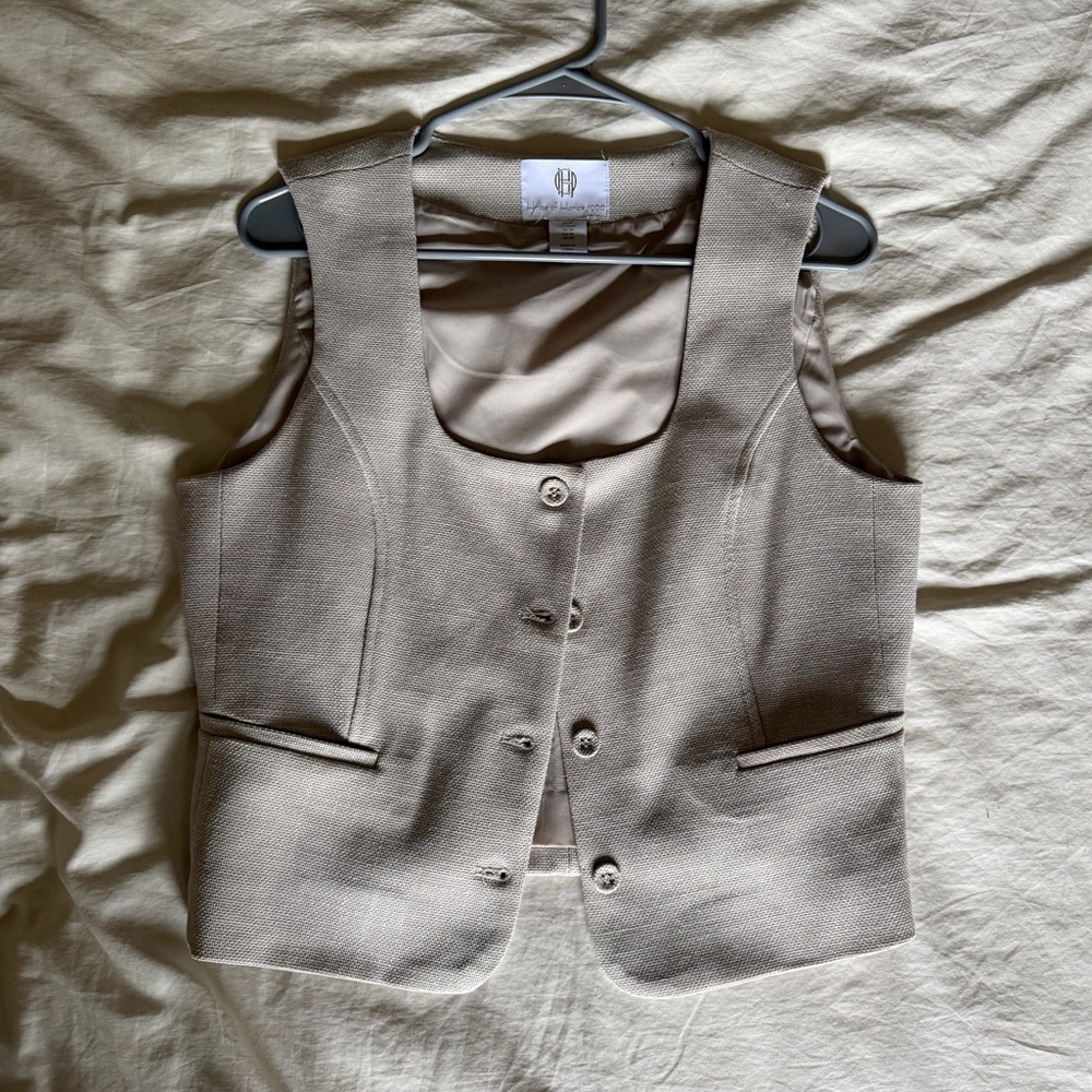 House of Harlow Elegant Beige Vest